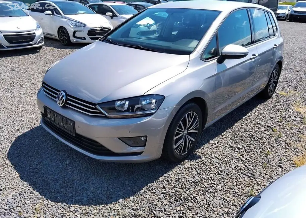 Volkswagen Golf Sportsvan - fotka 2