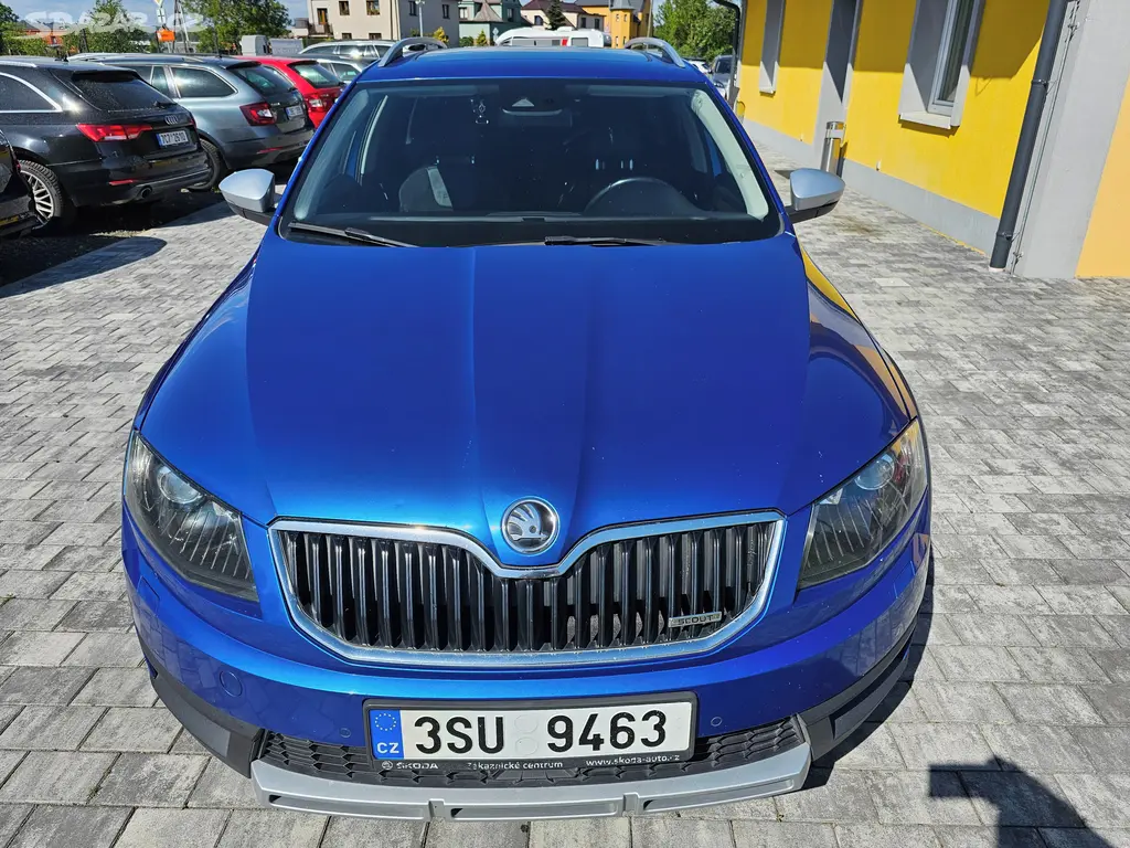 Škoda Octavia, Scout 2.0TDI 135kw,DSG,nez.top - fotka 2