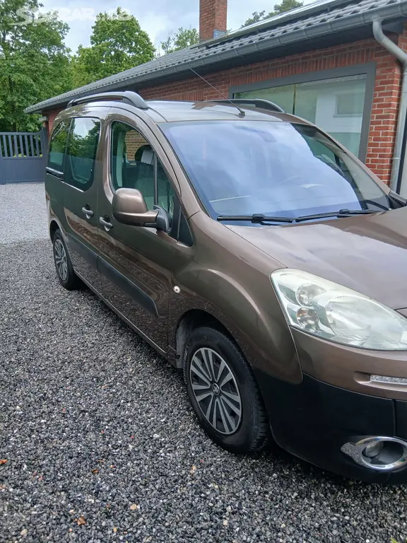 CITROEN BERLINGO 1,6 i rok 2014 - 129tkm -CAR-PASS - fotka 6