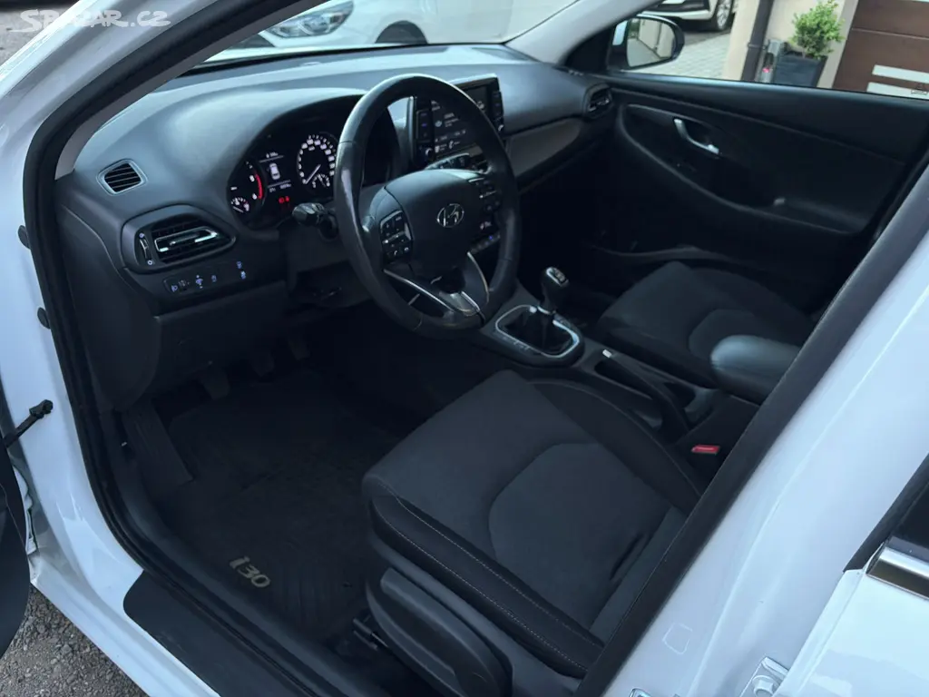 Hyundai i30, Smart.Kombi 1.6CRDI. 80 tis.km - fotka 3