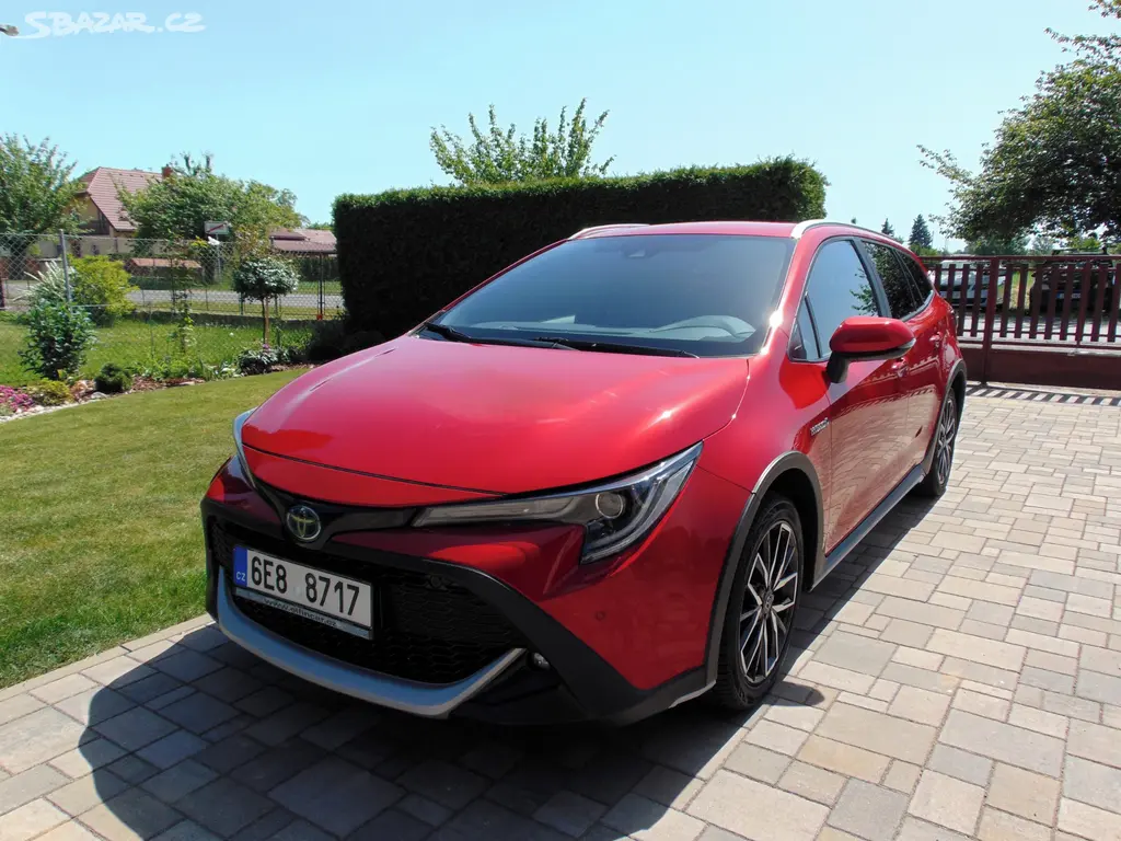 TOYOTA COROLLA 2.0 TREK HYBRID,ČR,1.MAJ,ZÁRUKA