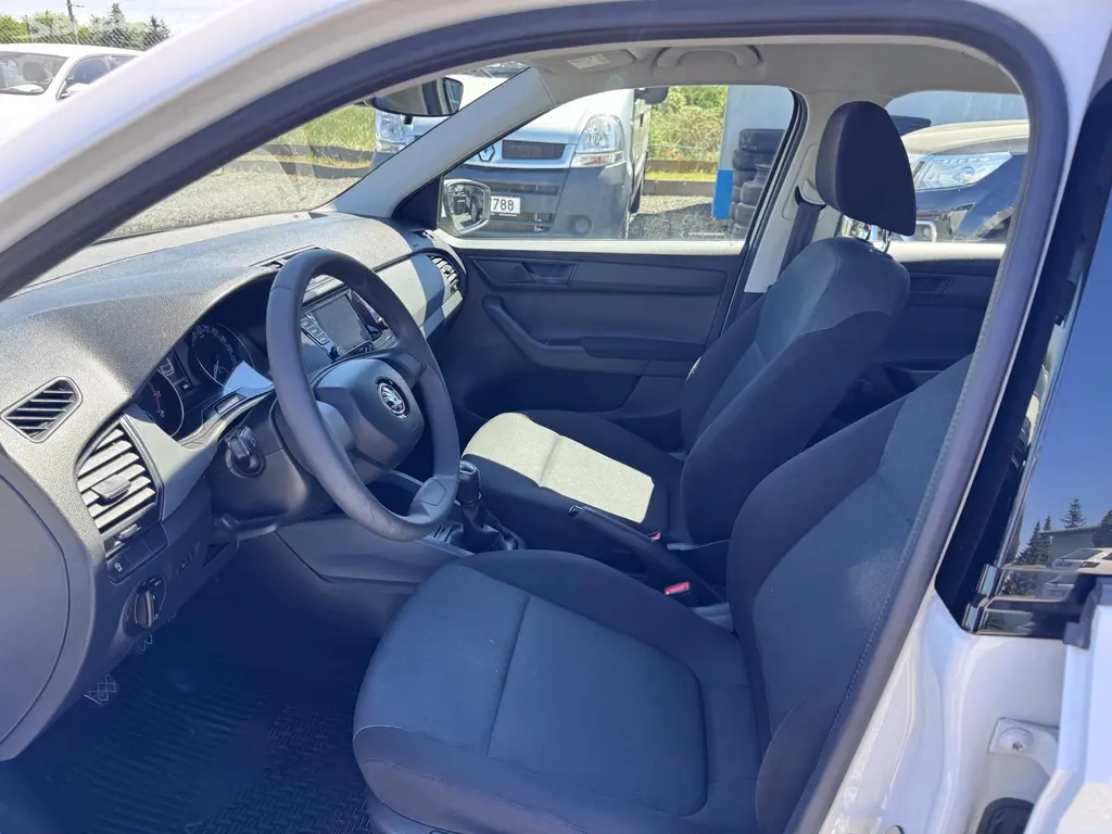 Škoda Fabia III kombi 1.0 TSi181 tis km,2023,1.Maj - fotka 6
