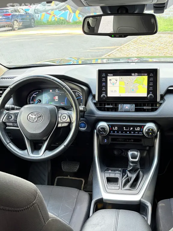 Toyota RAV 4 2.5 hybrid 2021 rok - fotka 5