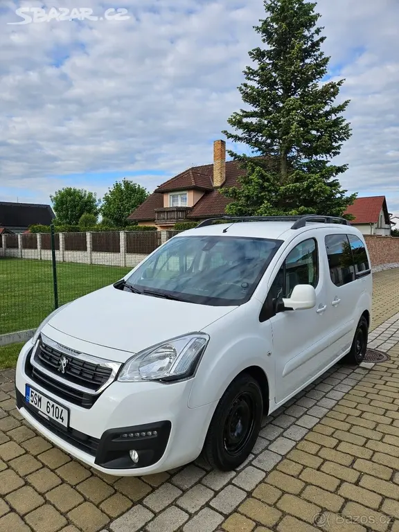Peugeot Partner Tepee 1,6 s kempovací vestavbou - fotka 2