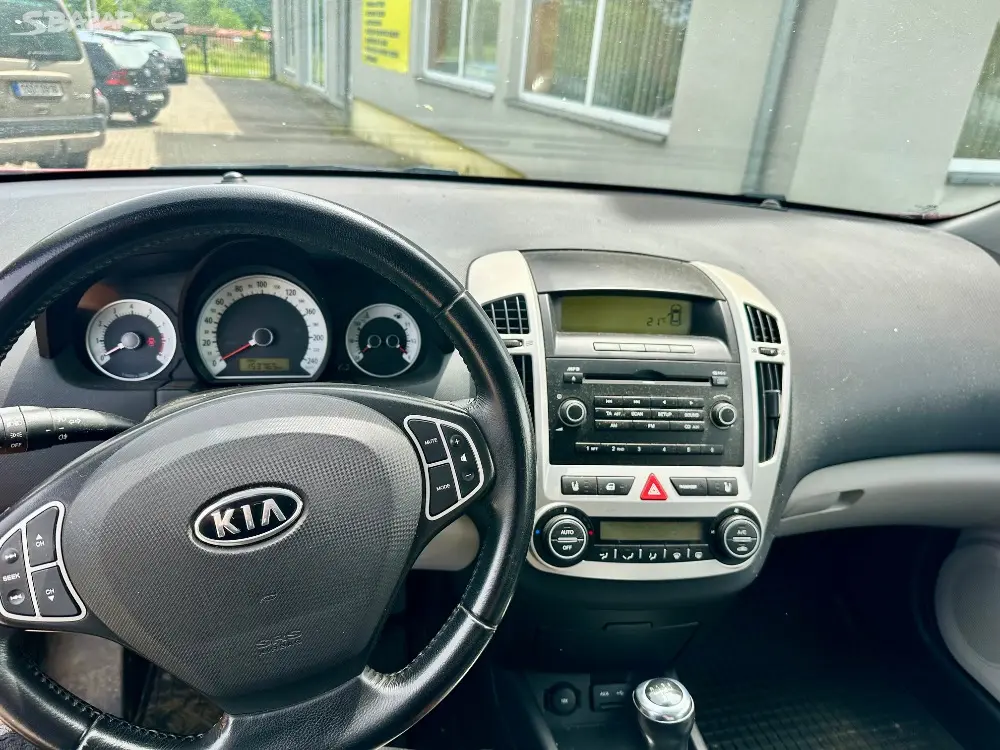 Kia CEED, r.v. 2009 1,4 / 80 kW - fotka 6