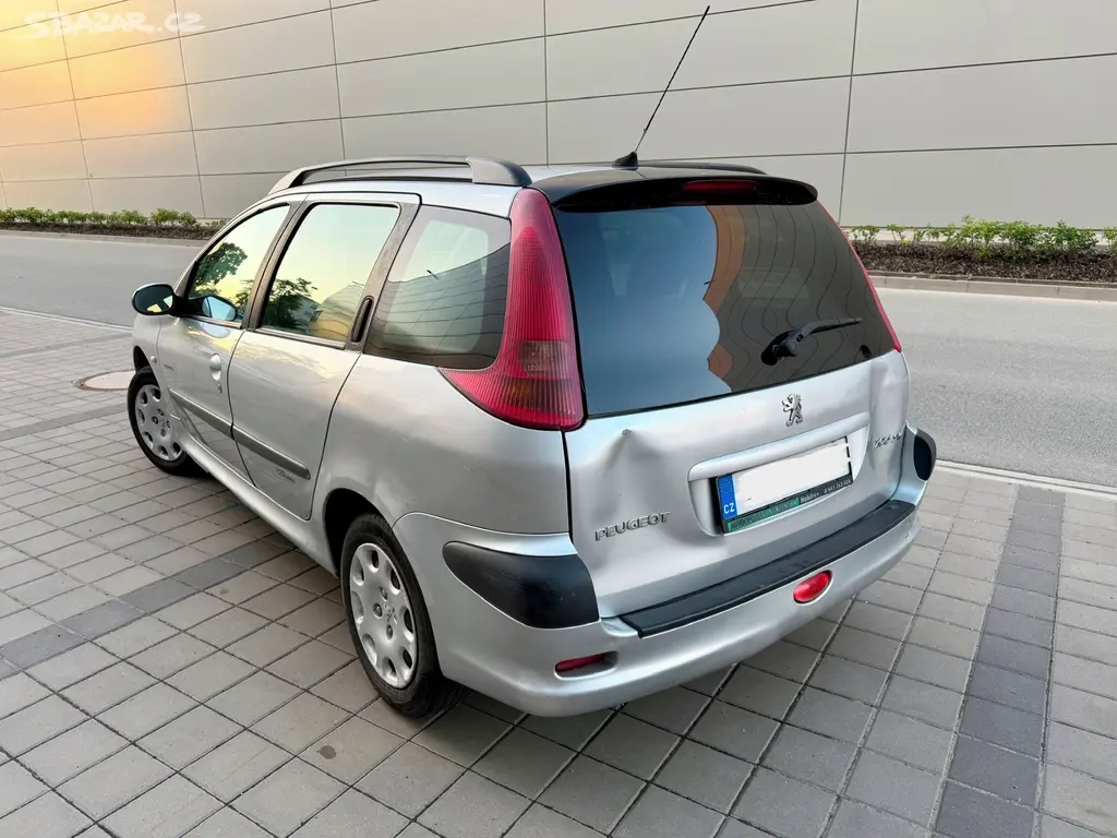 PEUGEOT 206 1.4 HDI KOMBI POJIZDNE - fotka 4