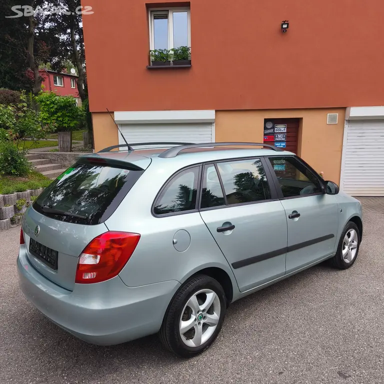 Škoda Fabia combi 1.4 16V 63kw, poctivých 121tkm - fotka 6