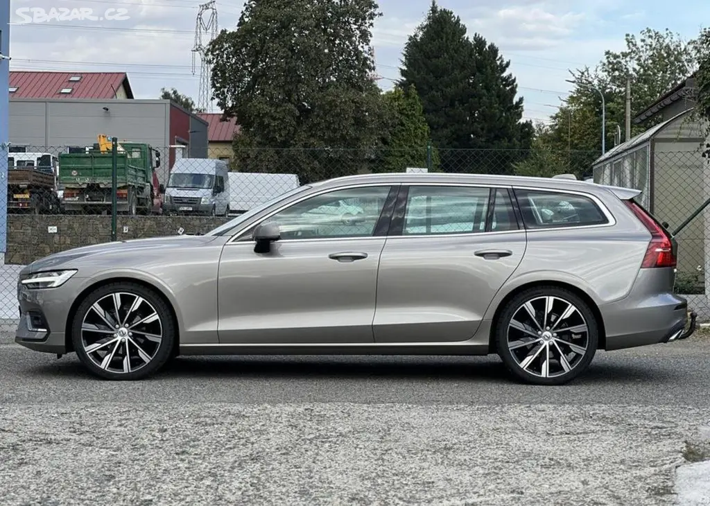 Volvo V60 2.0 D4 INSCRIPTION AUTOMAT ALU - fotka 4