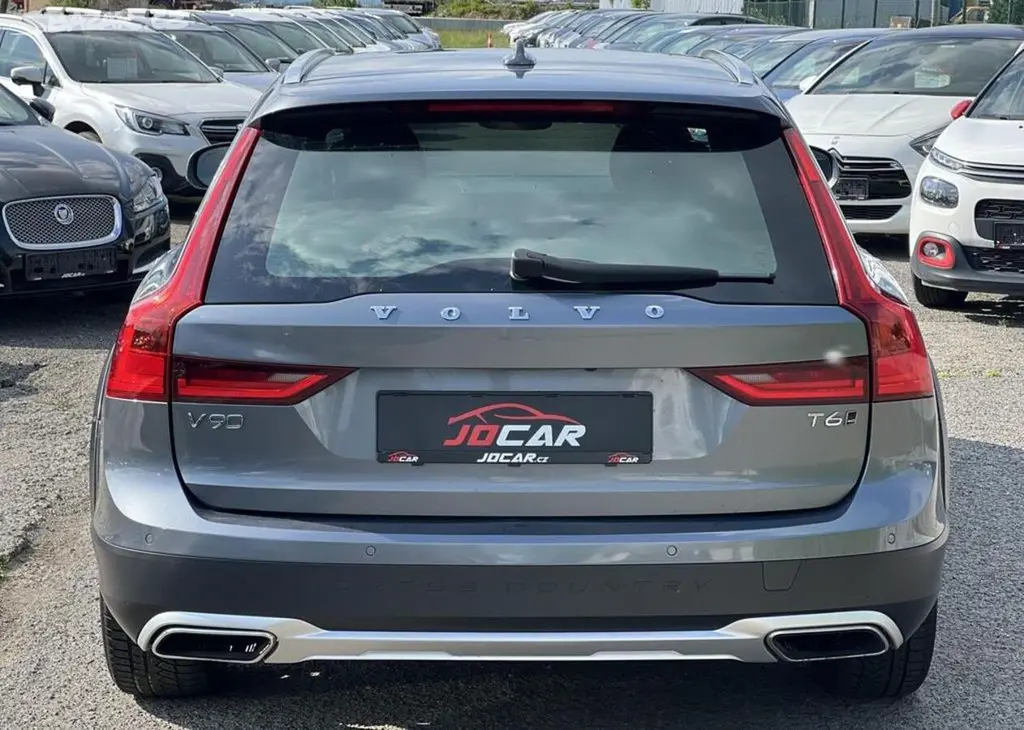 Volvo V90 T6 235kw AWD CROSS COUNTRY automatická - fotka 6