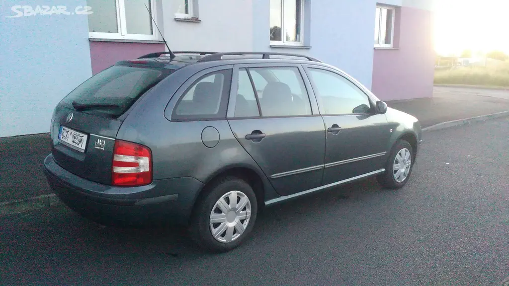 Škoda Fabia II - fotka 2