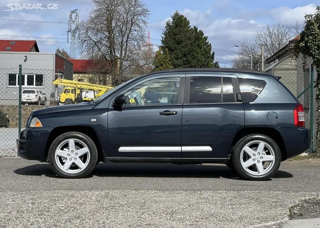 Jeep Compass 2.0CRD LIMITED 4x4 KŮŽE NAVI manuální - fotka 4