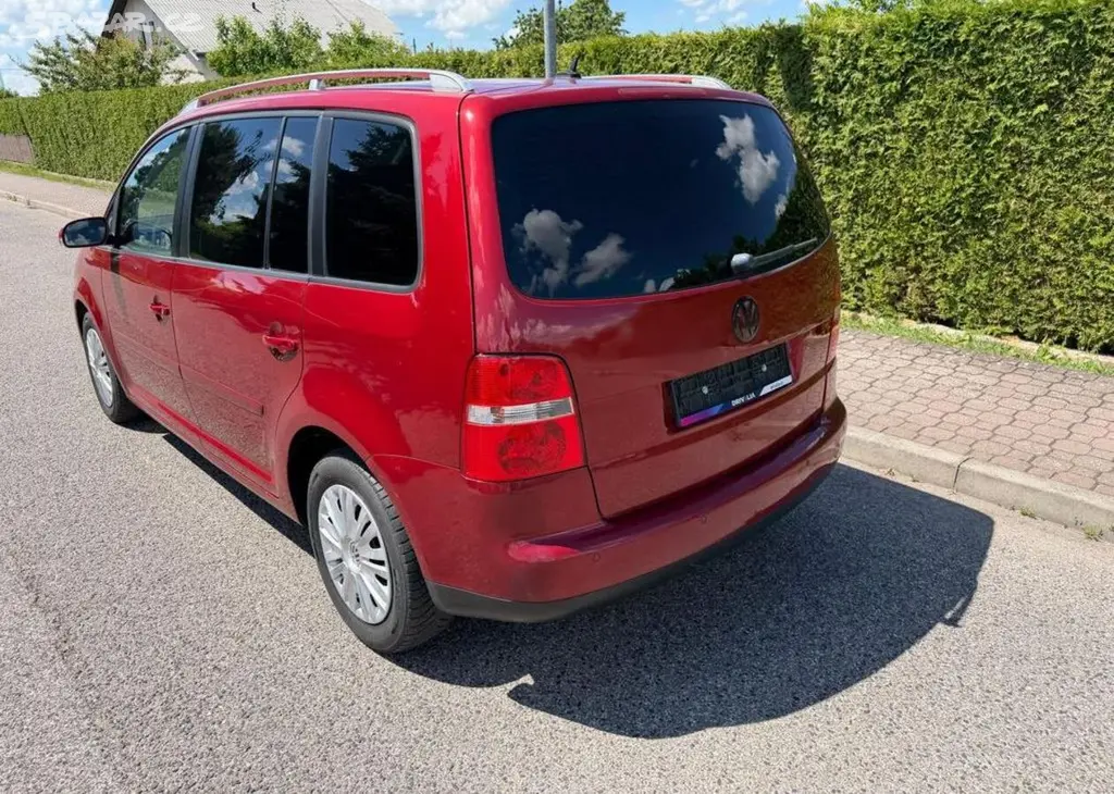 Volkswagen Touran 1,6 FSi/85k Nová STK ,Automat - fotka 6