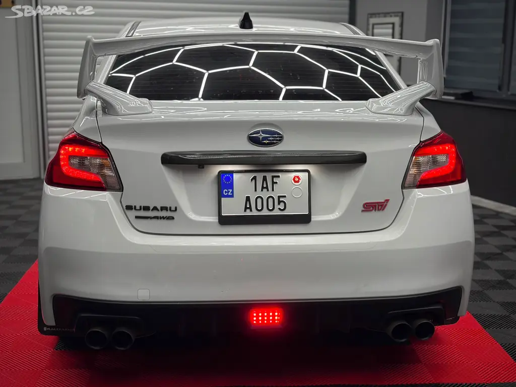 Subaru Impreza WTX STI White Edition - fotka 6