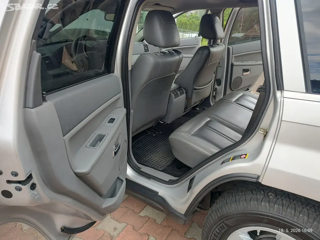 Jeep Grand Cherokee 5.7 - fotka 6