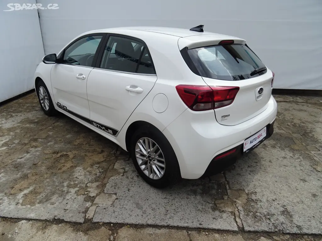 Kia Rio 1.2i,61kW,1majČR,s.kniha,navi,81tkm - - fotka 3