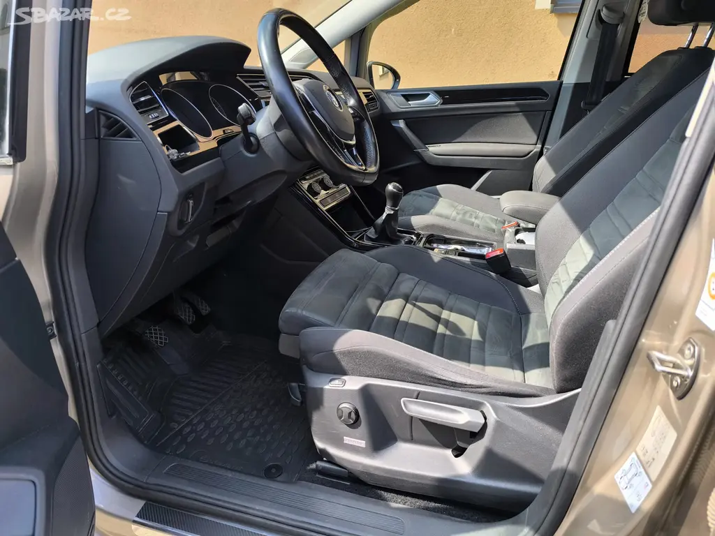 Volkswagen Touran - fotka 5