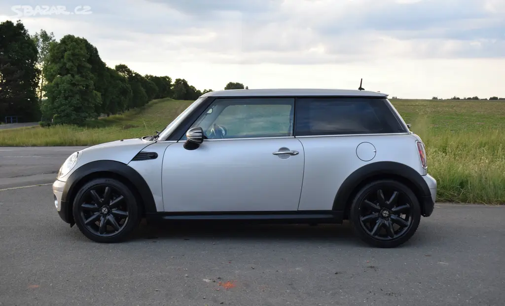 Mini One R 56, 1,4 benzín, 6 st. manuál, r.v. 2009 - fotka 6