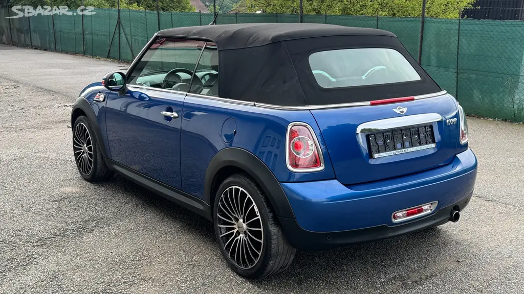 Mini Cooper Cabrio, 1.6i 90kW, el.střecha - fotka 4