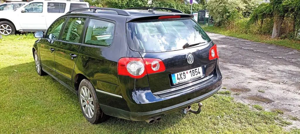 Volkswagen Passat B6 2.0 TDi - fotka 4