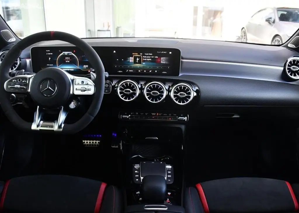 Mercedes-Benz Třídy A 45S AMG 4MATIC+PPF 310 kw - fotka 4