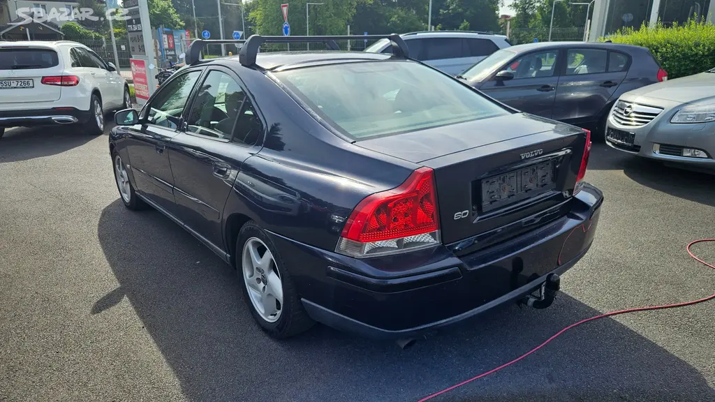 Volvo S60 2,4D - fotka 3