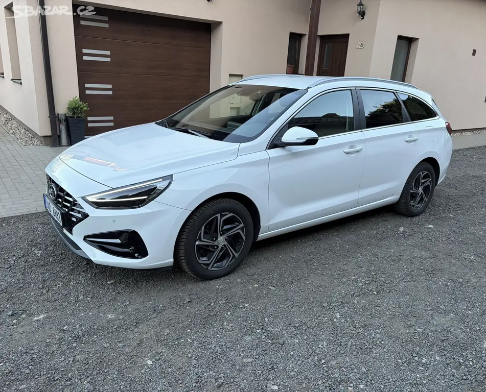 Hyundai i30, Smart.Kombi 1.6CRDI. 80 tis.km - fotka 2