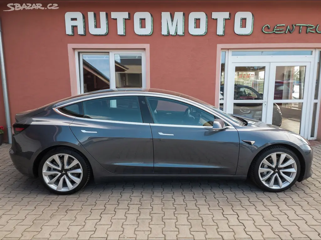 Tesla Model 3, Long Range Dual Motor 340 kW S - fotka 5
