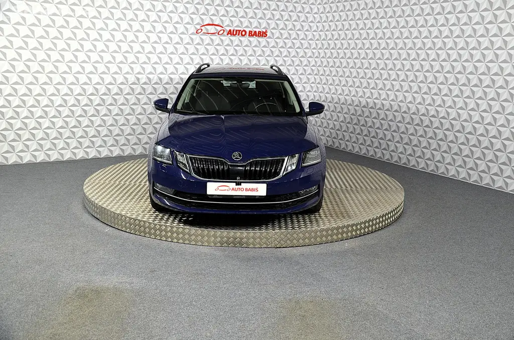 Škoda Octavia, 1.6TDi 85kw Style kombi - fotka 2