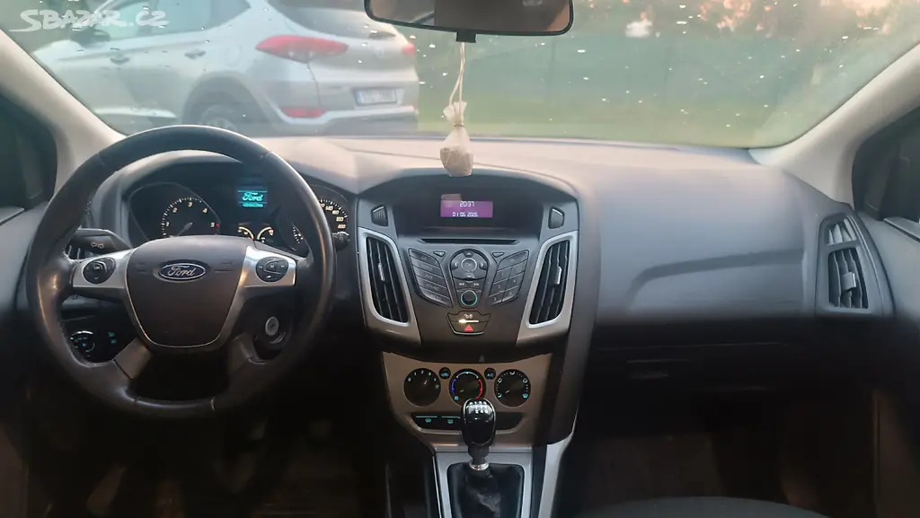 Ford Focus kombi 2012 - fotka 4