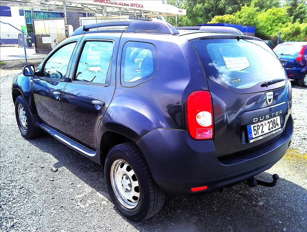 Dacia Duster, 1,6 16V 4x4 + TAŽNÉ ZAŘÍZENÍ - fotka 5