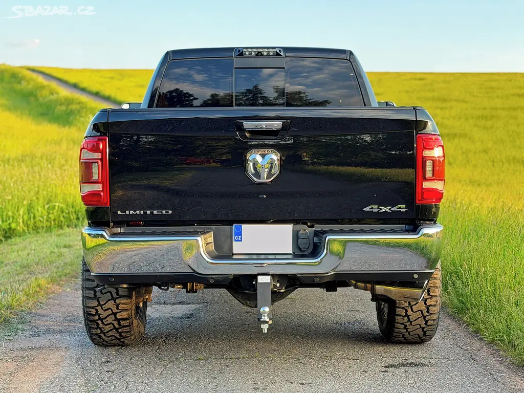 DODGE RAM 2500 6.4 LIMITED 4x4 - RAMBOX LIFT LED - fotka 4