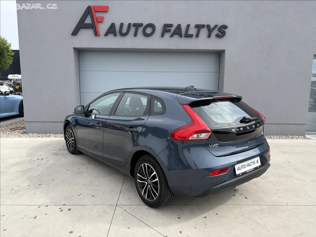 Volvo V40, 2,0 i T2 90 KW MANUÁL MOMENTUM - fotka 5