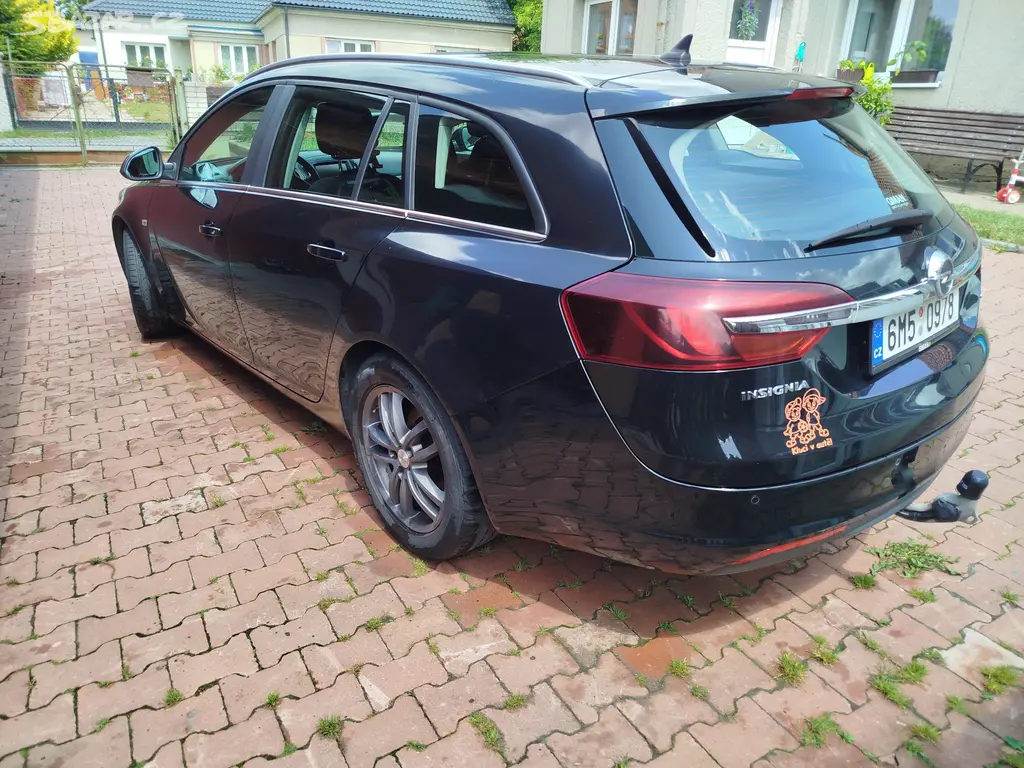 Opel Insignia combi serviska - fotka 5