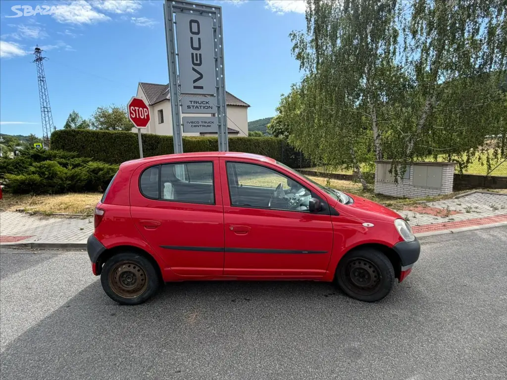 Toyota Yaris, 1,0 - fotka 2