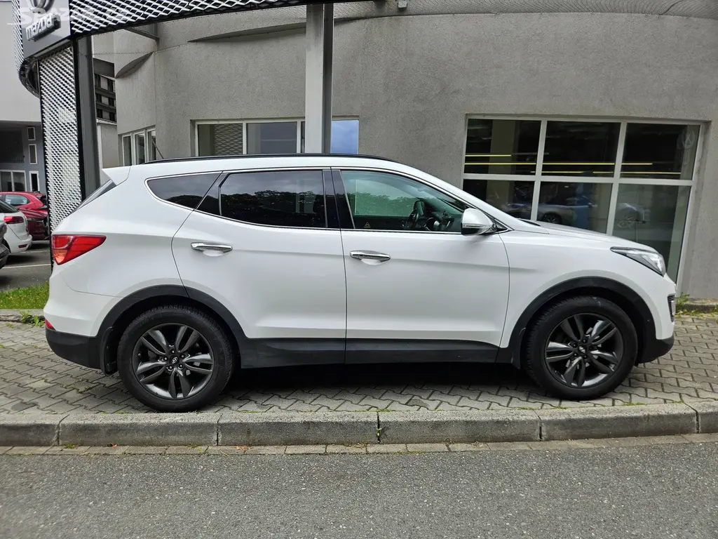 Hyundai Santa Fe, 2.2CRDi Premium,serv.kn.,1.maj - fotka 6