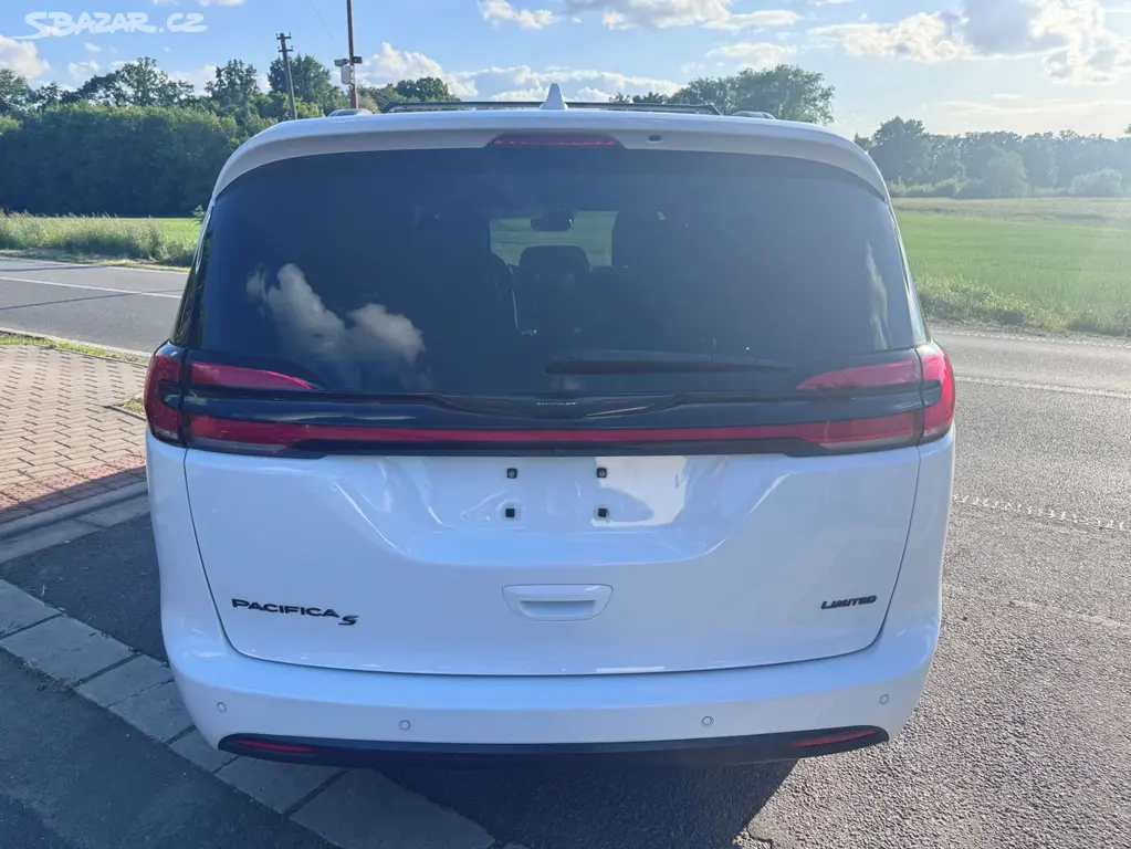 Chrysler Pacifica 3,6 RU Limited DVD Čočka 2021 - fotka 4