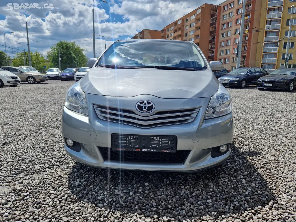 Toyota Verso,2.2D-4D,110KW,AUTOMAT,7MÍST,2011 - fotka 2
