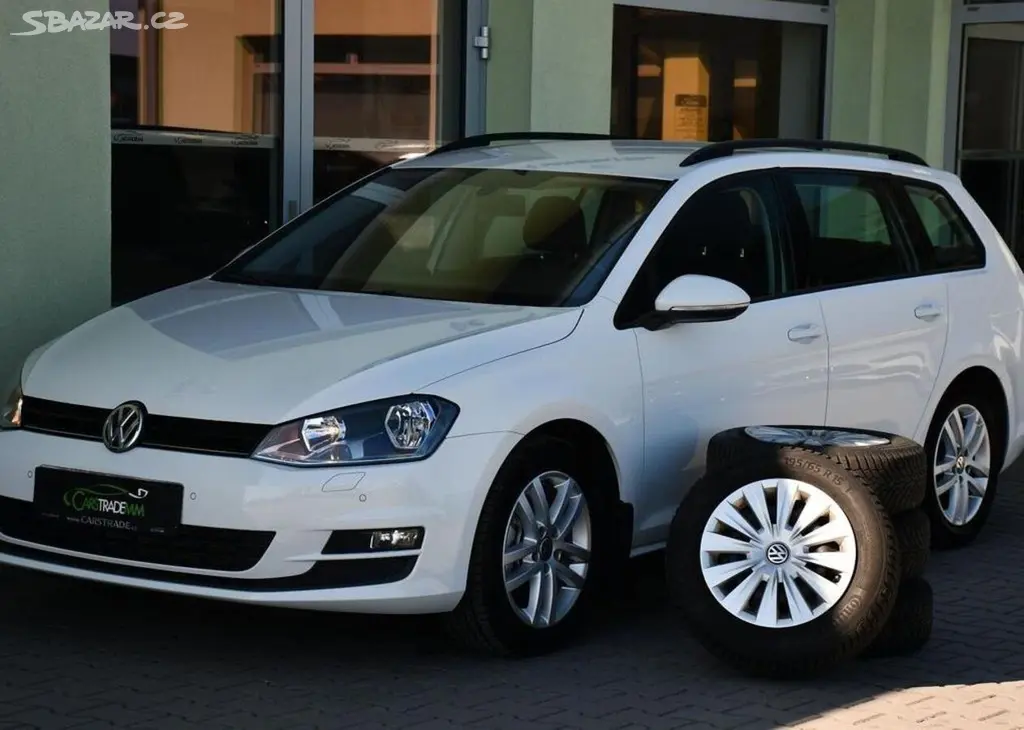 Volkswagen Golf 1.6TDi AUT. AC P.SENZORY TAŽNÉ - fotka 2