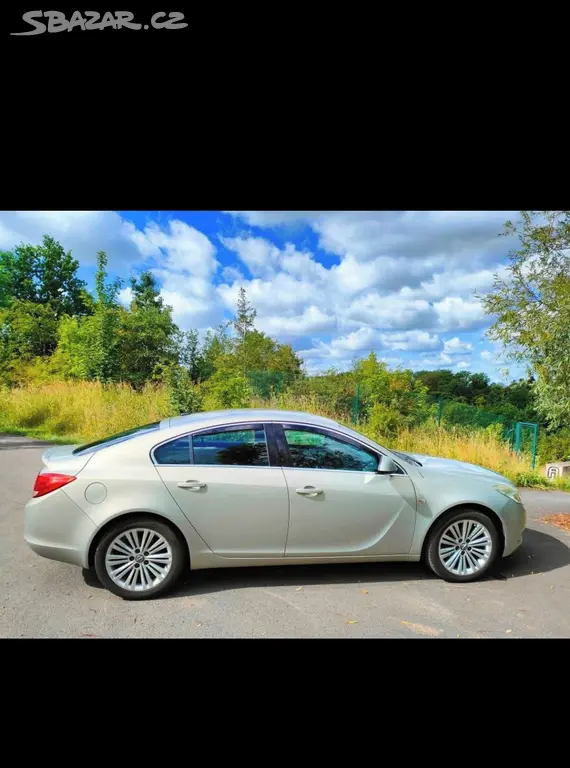 Opel Insignia 1.8 103kw , benzín. Pěkný stav