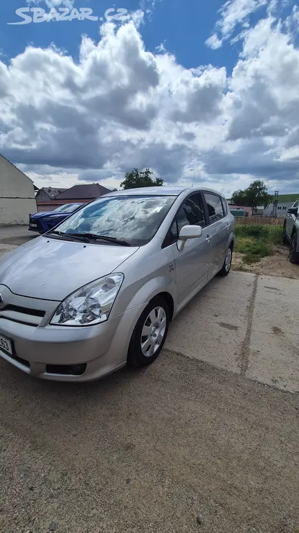 Toyota Corolla Verso - fotka 2