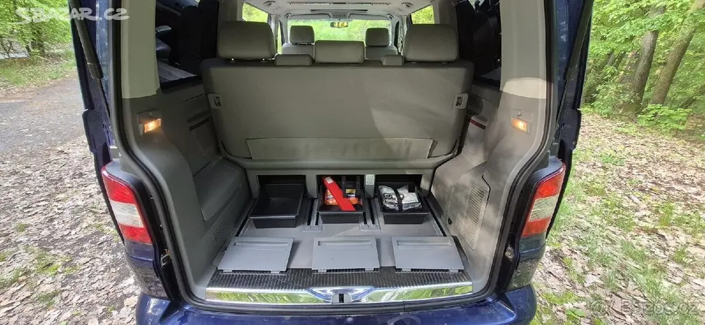 Volkswagen Multivan 2,5 Highline TDI 128kW - fotka 4