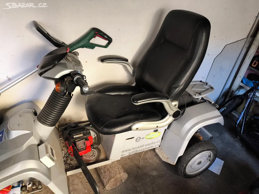 BMW design čtyřkolka elektrická - fotka 3