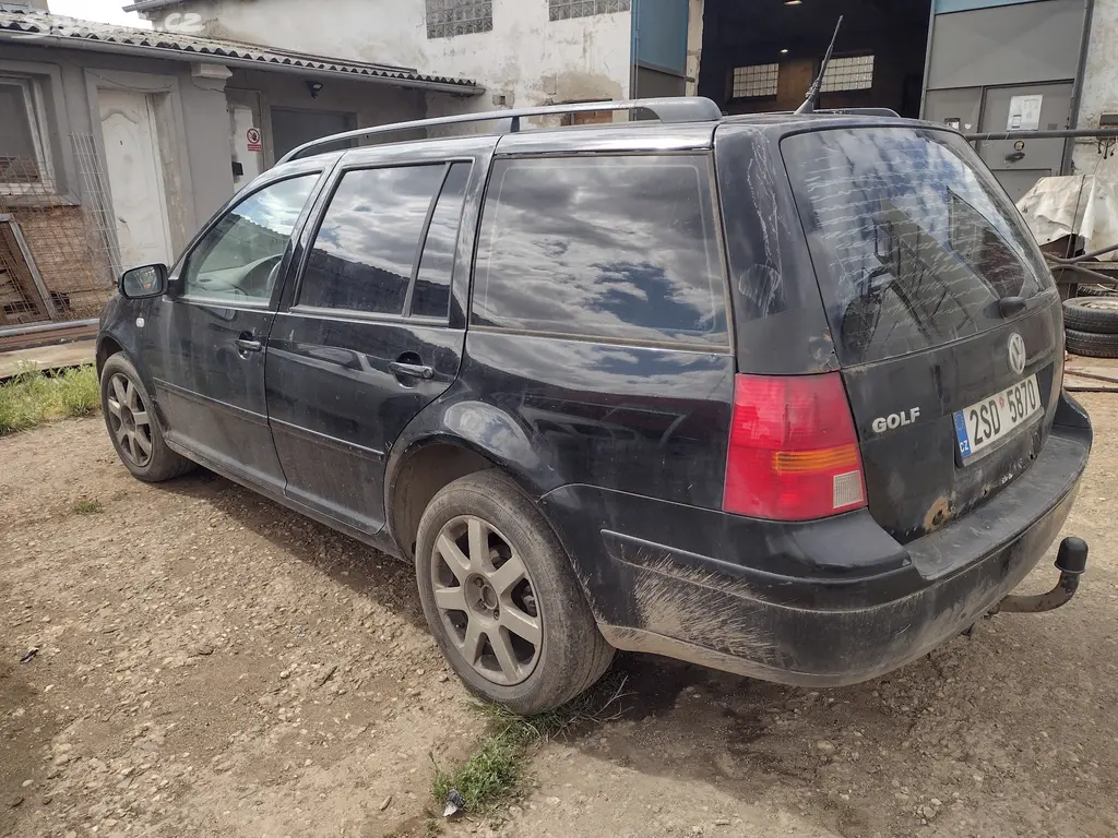 Volkswagen golf IV 1,9 TDI 66 kw - fotka 2