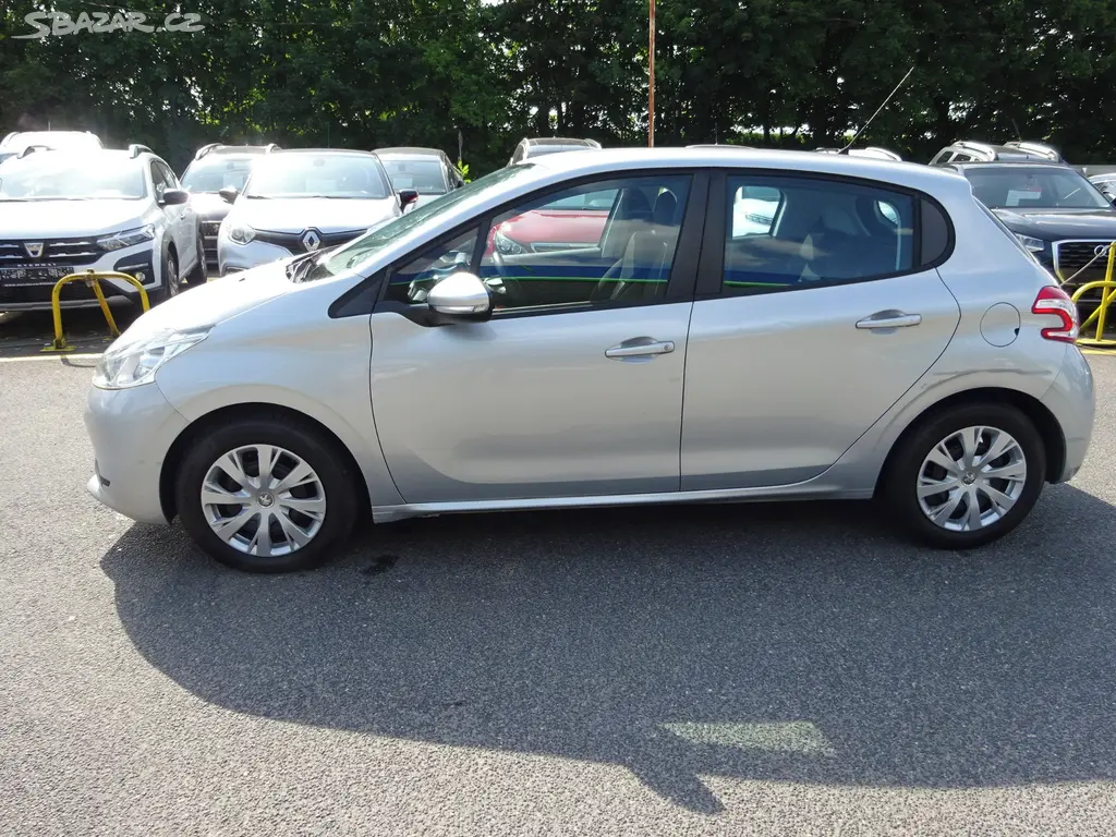 PEUGEOT 208 1,2 i, GARANCE KM, NOVÉ ROZVODY - fotka 4