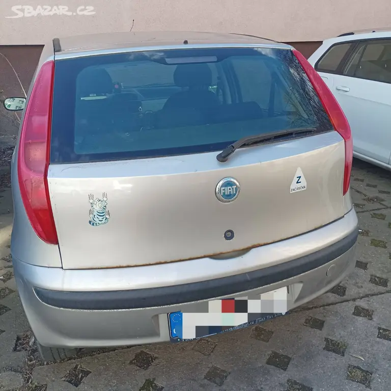 Fiat Punto 1,2, benzín r.2002 - fotka 3