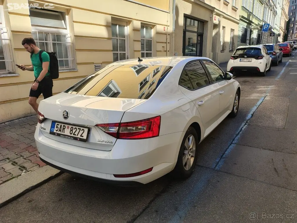 Škoda Superb 2,0 - fotka 5