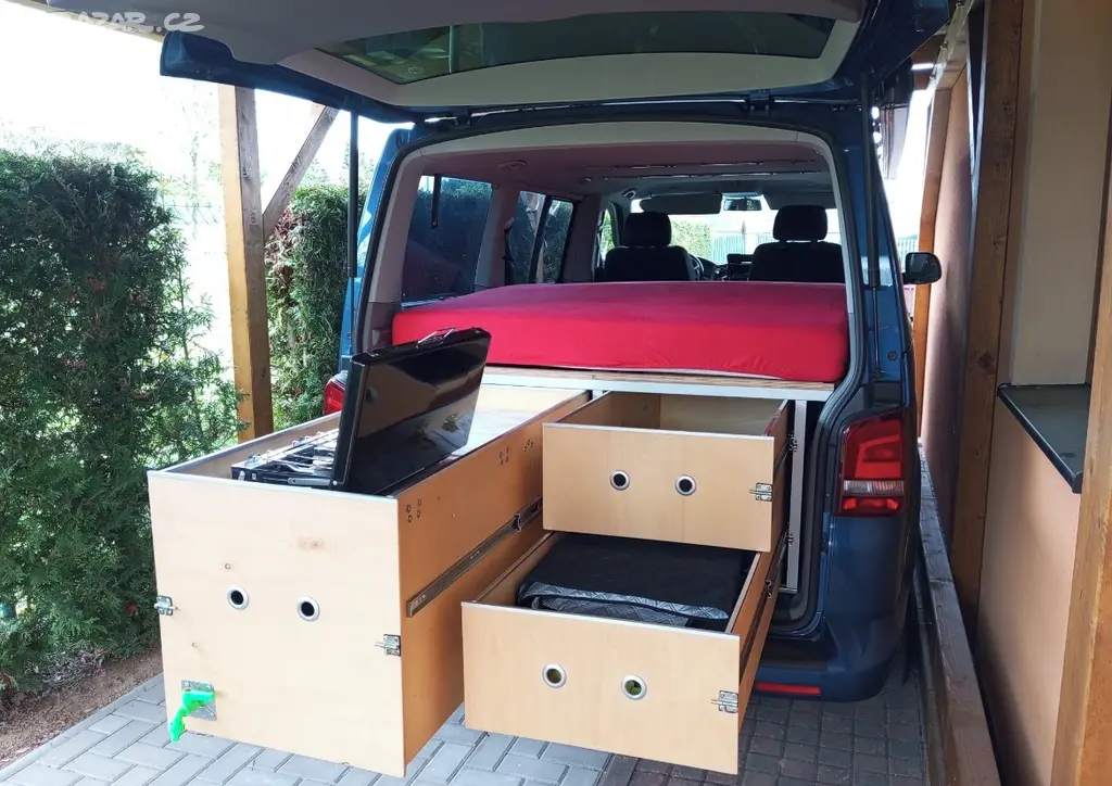 Volkswagen Caravelle 2.0 TDI, 103 KW, DSG - fotka 5