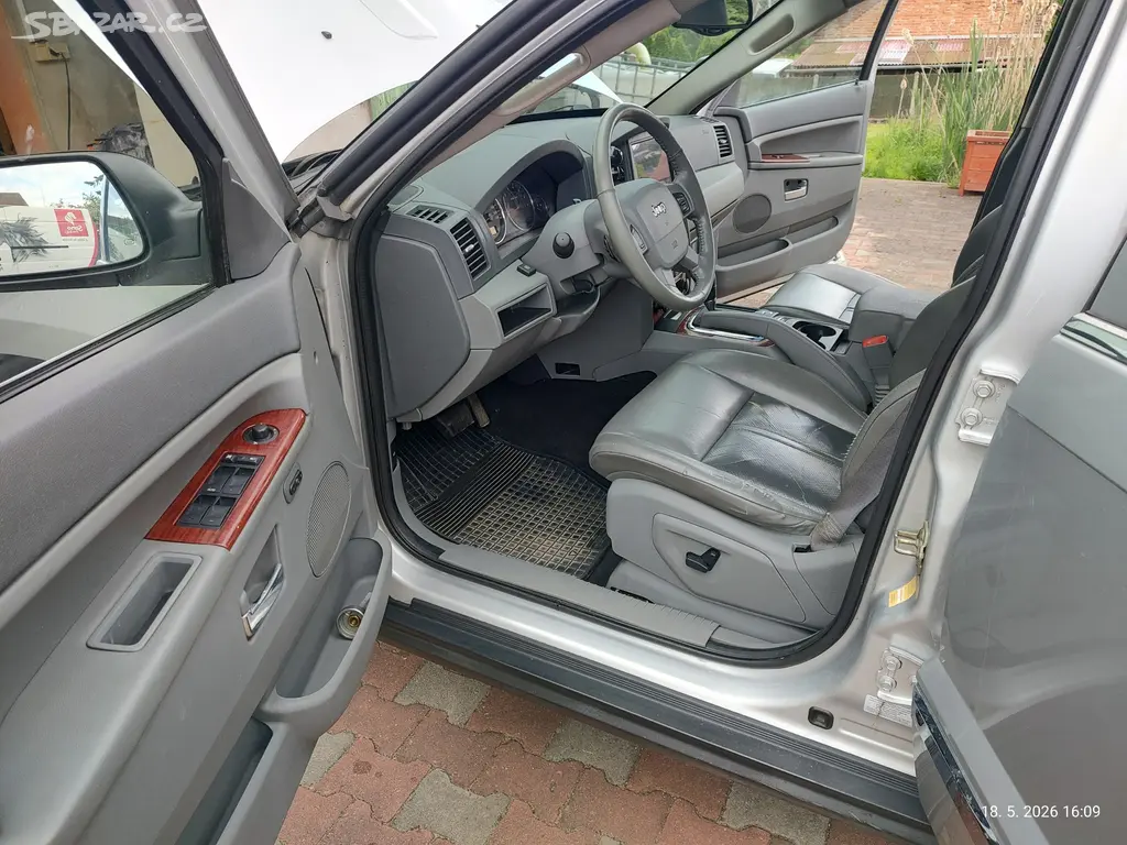 Jeep Grand Cherokee 5.7 - fotka 5