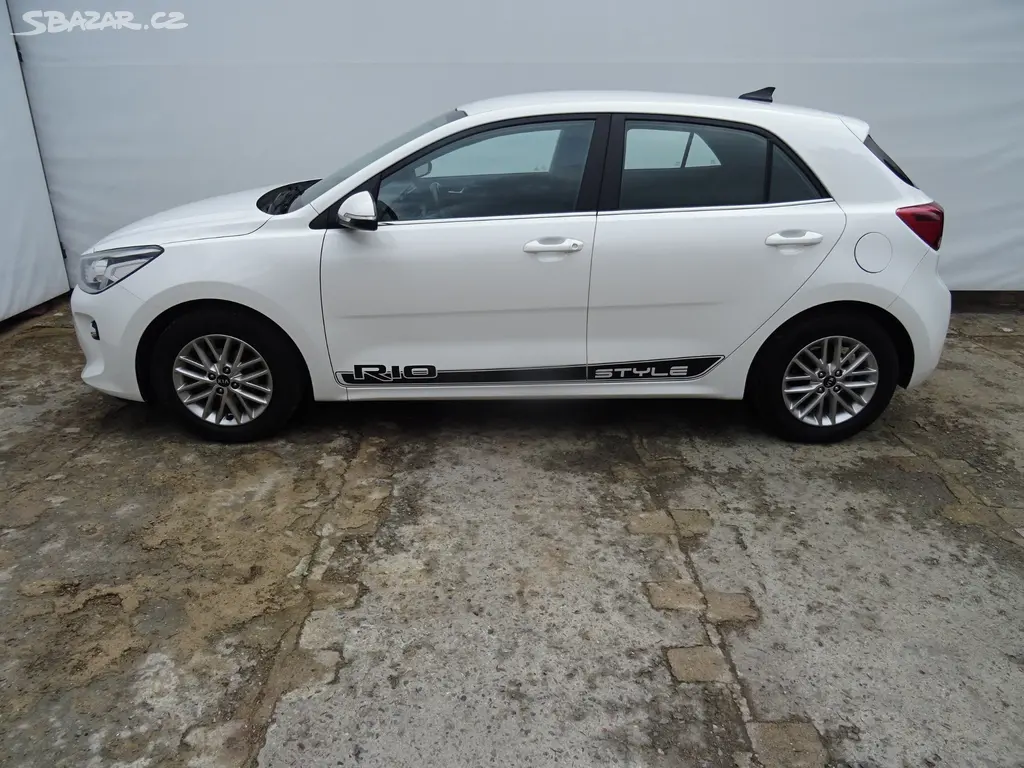 Kia Rio 1.2i,61kW,1majČR,s.kniha,navi,81tkm - - fotka 6