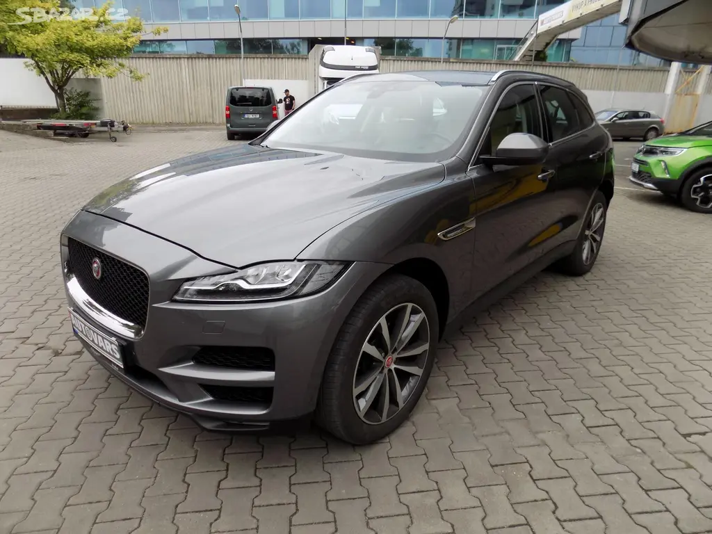 Jaguar F-Pace, 2.0 D Původ ČR - fotka 3